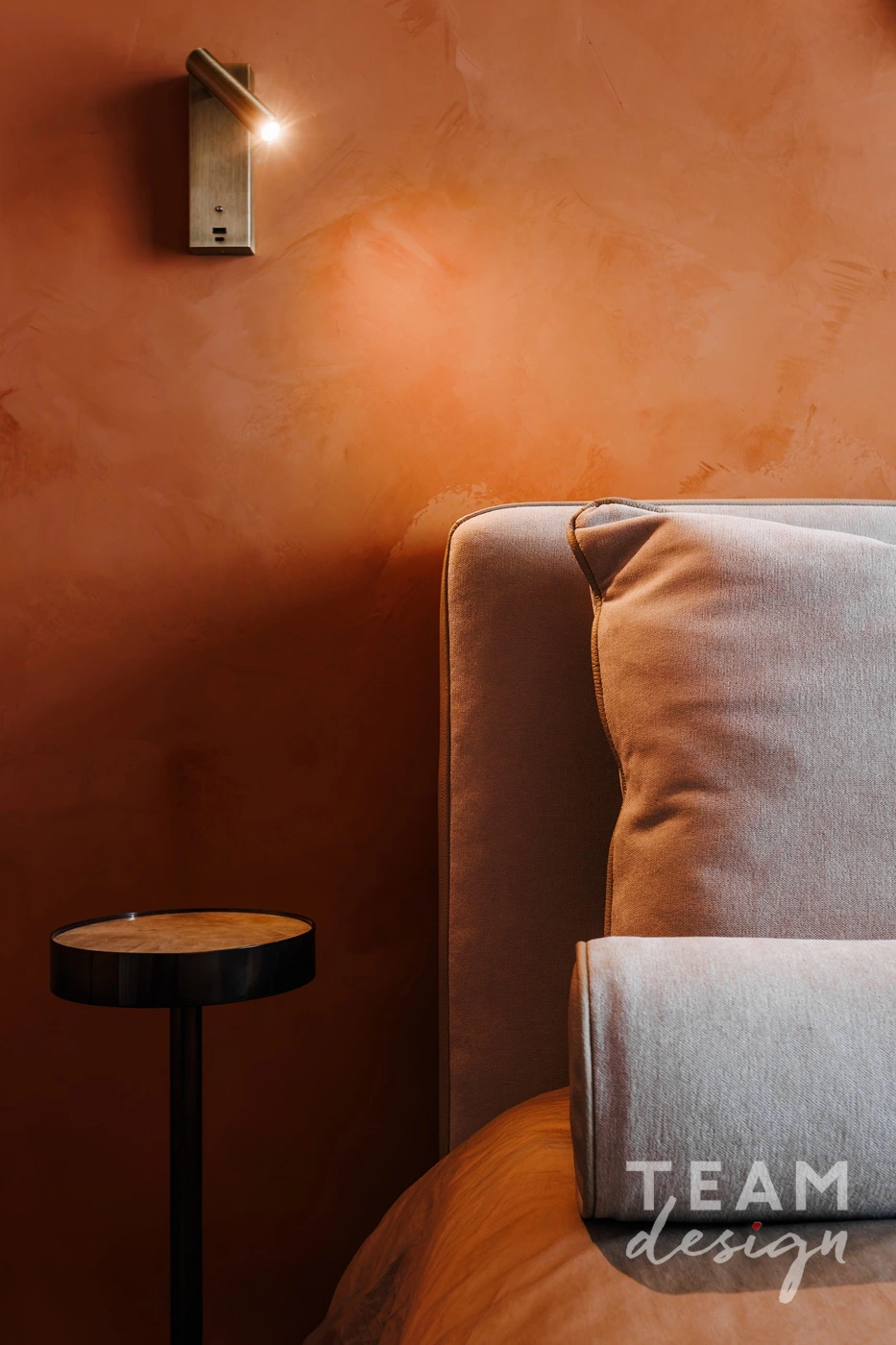 Main bedroom details