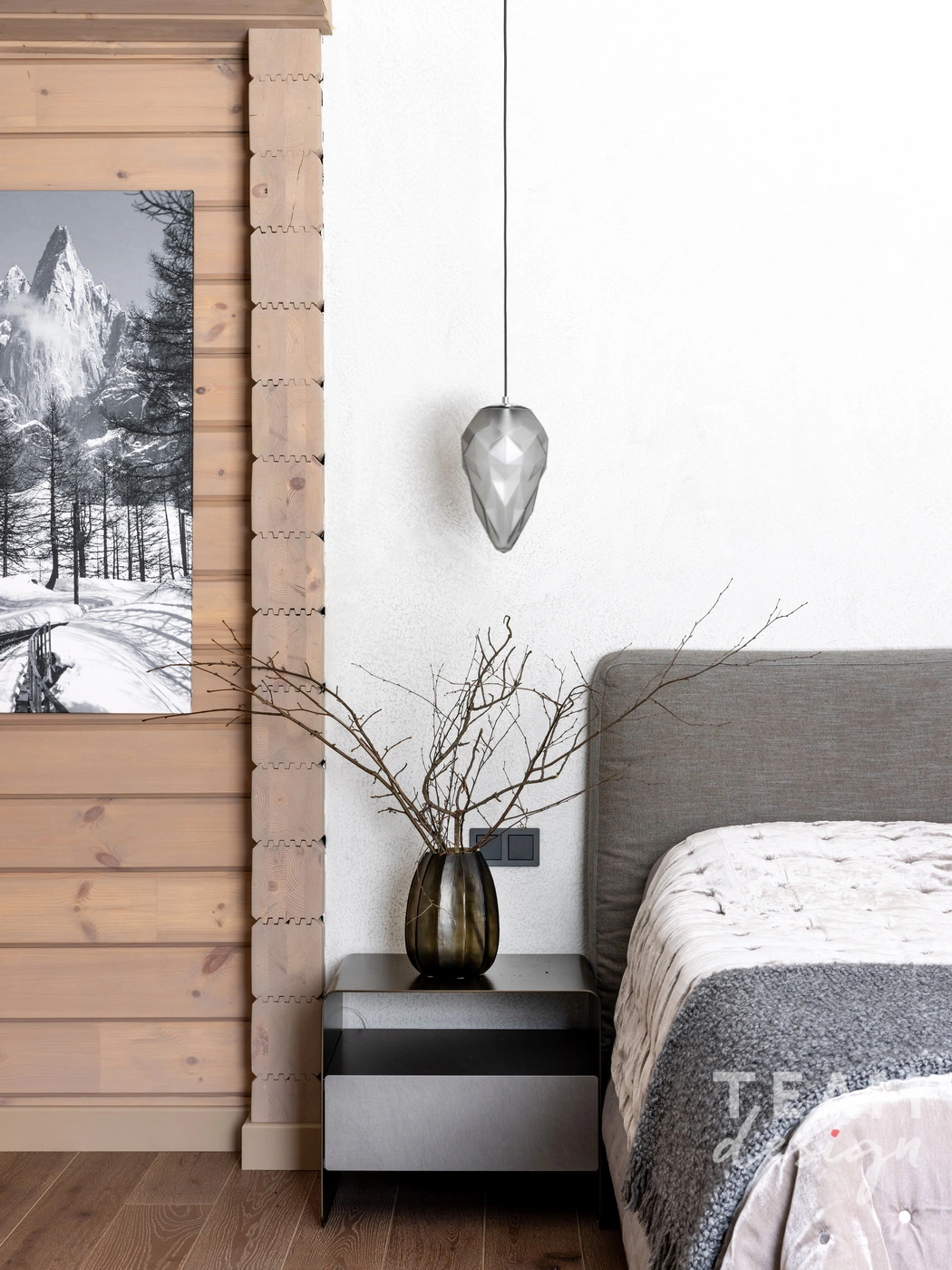 Main bedroom details